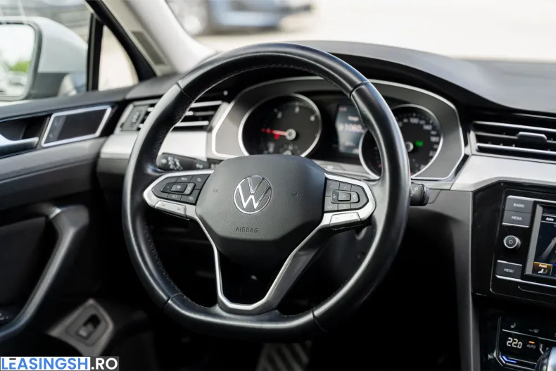 Volkswagen Passat din 2023 cu 49.847 km - oferta VOL234699 - foto 17