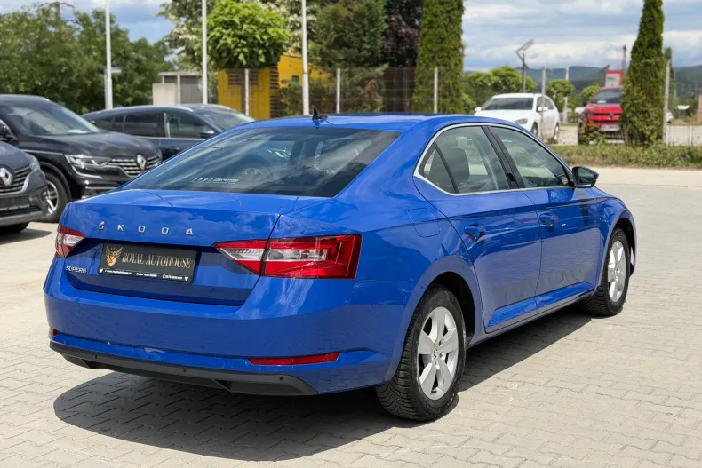 Skoda Superb din 2022 cu 53.461 km - oferta SKO234700 - foto 4