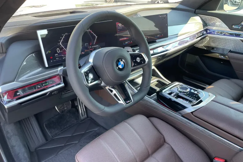 BMW 740d (Seria 7) din 2026 cu 1 km - oferta BMW234701 - foto 7