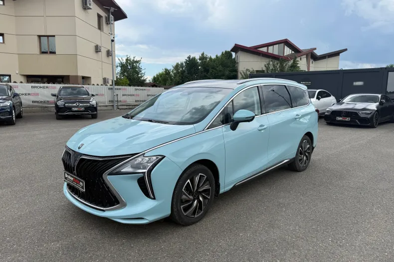 Forthing V9 din 2025 cu 13.759 km - oferta FOR234703 - foto 3