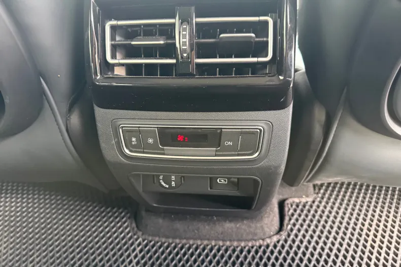 Forthing V9 din 2025 cu 13.759 km - oferta FOR234703 - foto 12