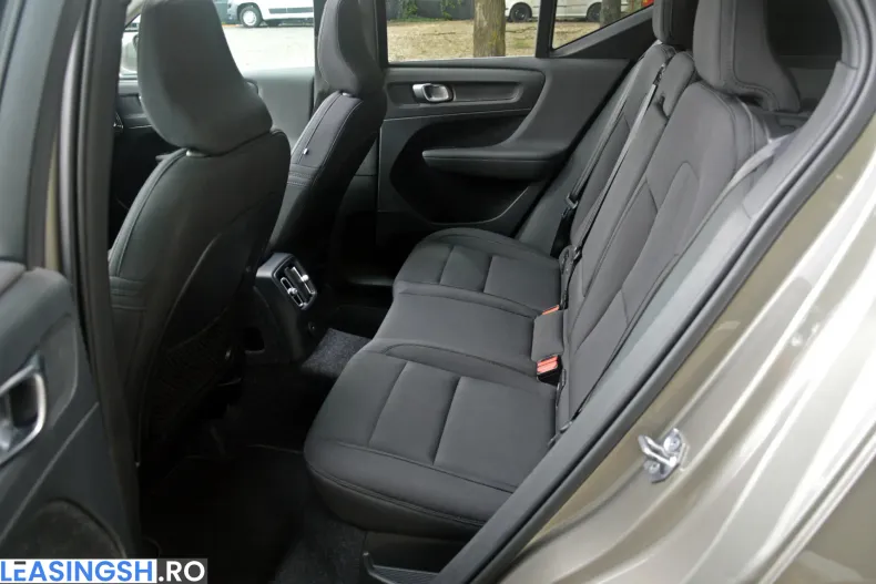 Volvo XC40 din 2021 cu 174.476 km - oferta VOL234705 - foto 6
