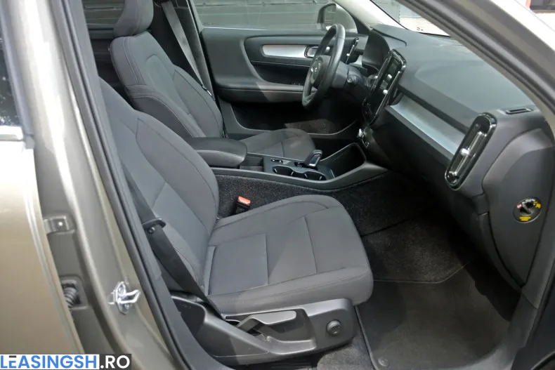 Volvo XC40 din 2021 cu 174.476 km - oferta VOL234705 - foto 26