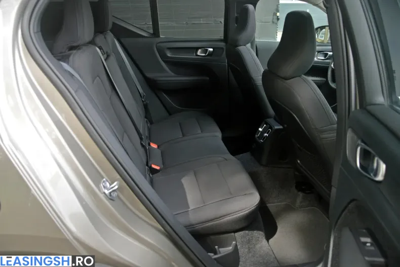 Volvo XC40 din 2021 cu 174.476 km - oferta VOL234705 - foto 27