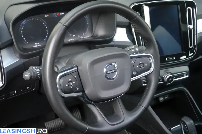 Volvo XC40 din 2021 cu 174.476 km - oferta VOL234705 - foto 28