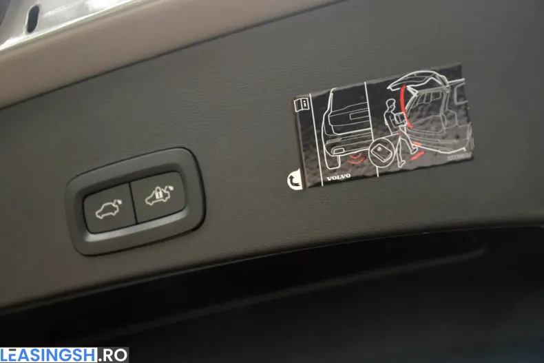 Volvo XC40 din 2021 cu 174.476 km - oferta VOL234705 - foto 39