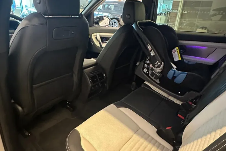 Land Rover Discovery Sport din 2026 cu 1 km - oferta LAN234717 - foto 8