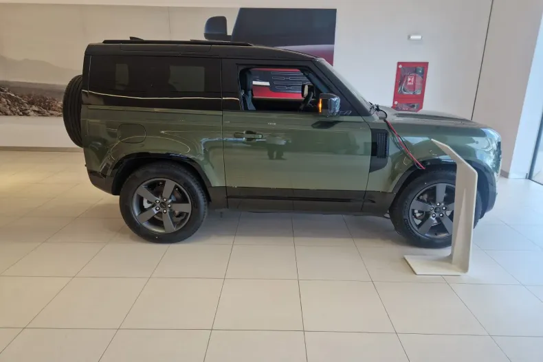 Land Rover Defender din 2025 cu 1 km - oferta LAN234720 - foto 2