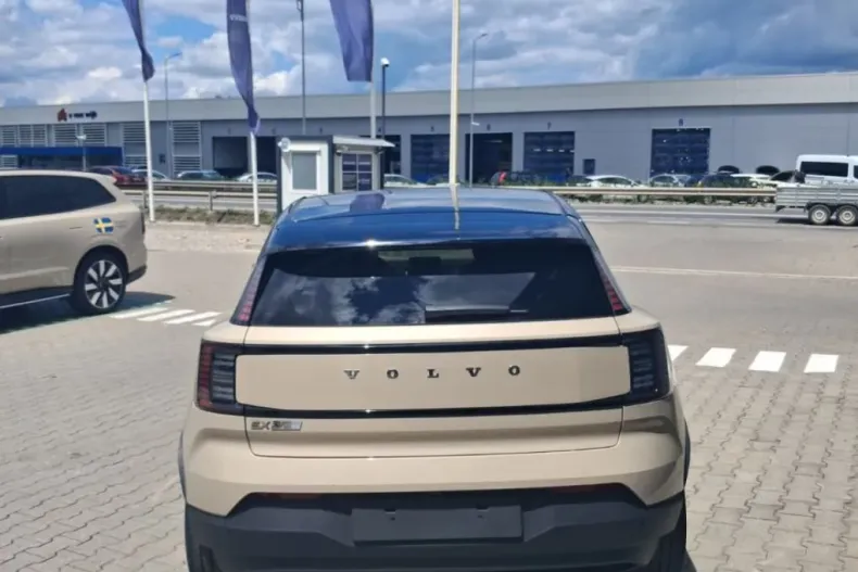 Volvo EX30 din 2025 cu 1 km - oferta VOL234727 - foto 5