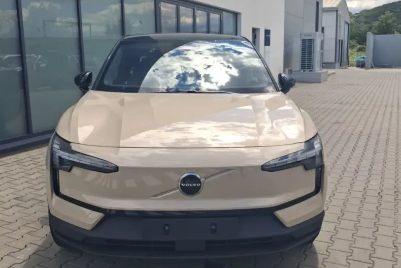 Volvo EX30 din 2025 cu 1 km - oferta VOL234727 - foto 6