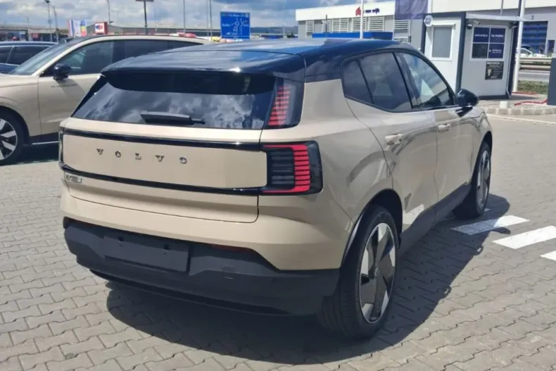 Volvo EX30 din 2025 cu 1 km - oferta VOL234727 - foto 8