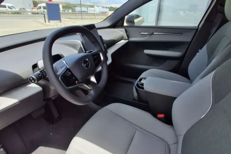 Volvo EX30 din 2025 cu 1 km - oferta VOL234727 - foto 14