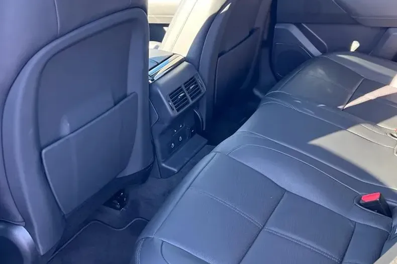 Land Rover Range Rover Velar din 2023 cu 2.000 km - oferta LAN234728 - foto 5
