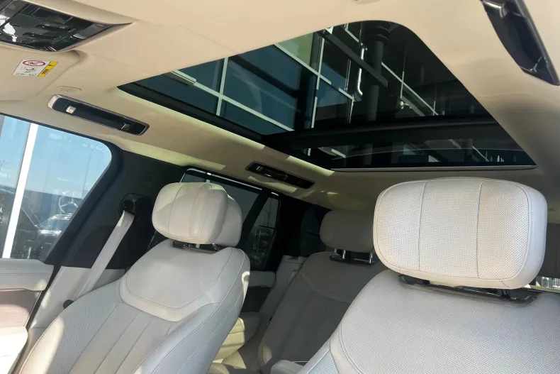 Land Rover Range Rover din 2022 cu 63.500 km - oferta LAN234740 - foto 12