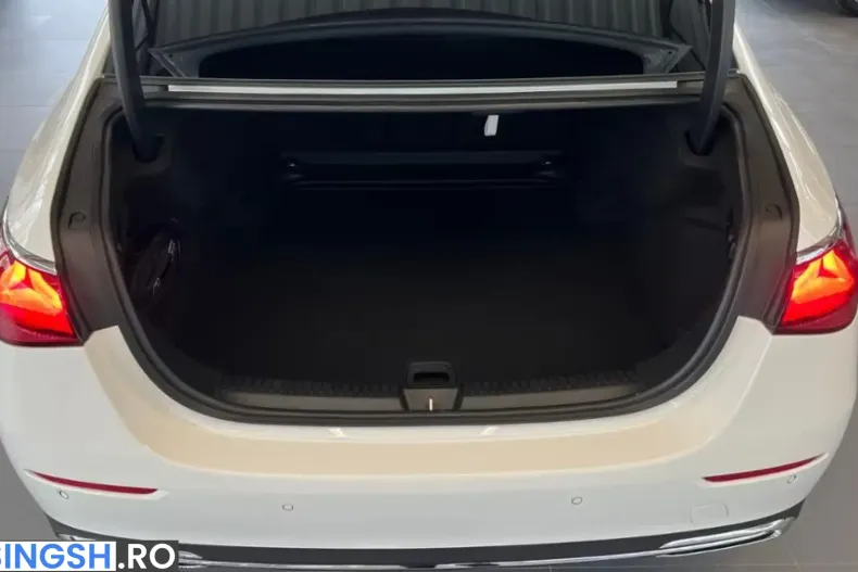 Mercedes-Benz E 220 (Clasa E) din 2024 cu 21.700 km - oferta MER234773 - foto 21