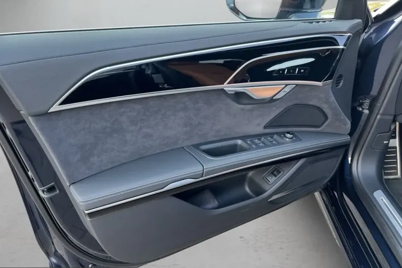 Audi A8 din 2023 cu 28.290 km - oferta AUD234774 - foto 6