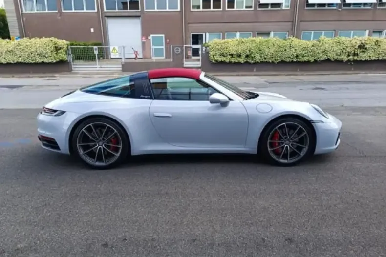 Porsche 911 din 2024 cu 10.700 km - oferta POR234787 - foto 11