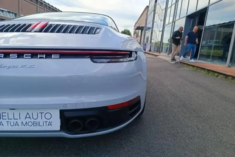 Porsche 911 din 2024 cu 10.700 km - oferta POR234787 - foto 14