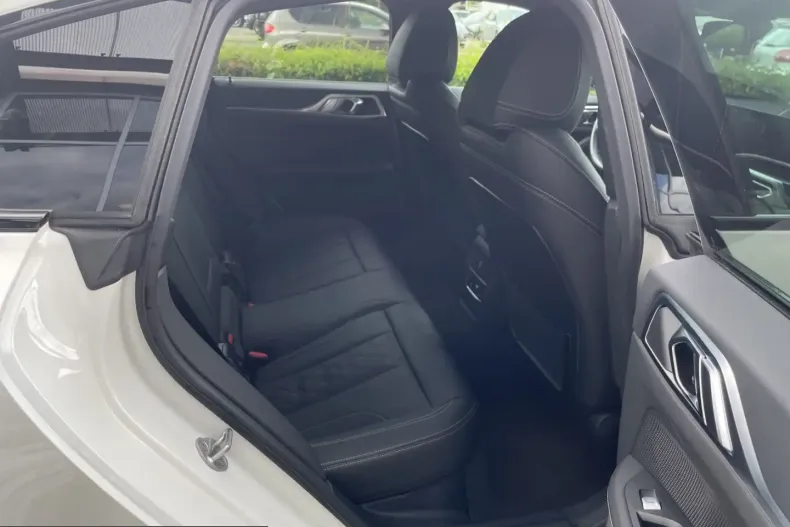 BMW 430i (Seria 4) din 2023 cu 47.179 km - oferta BMW234813 - foto 12