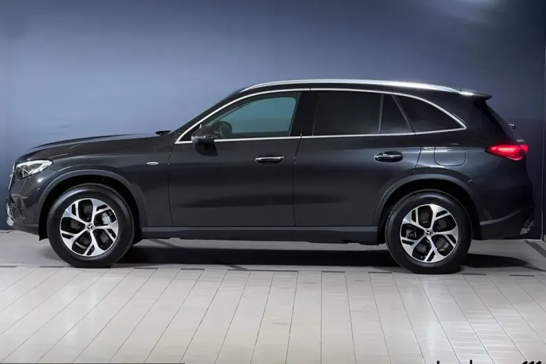 Mercedes-Benz GLC 300 (Clasa GLC) din 2025 cu 13.814 km - oferta MER234834 - foto 3
