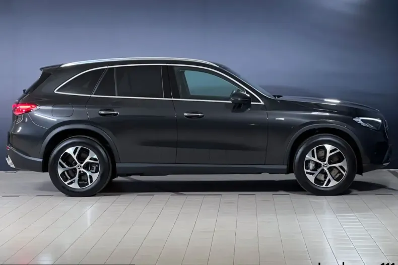 Mercedes-Benz GLC 300 (Clasa GLC) din 2025 cu 13.814 km - oferta MER234834 - foto 4