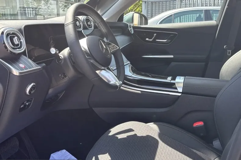 Mercedes-Benz GLC 300 (Clasa GLC) din 2025 cu 11.239 km - oferta MER234847 - foto 9