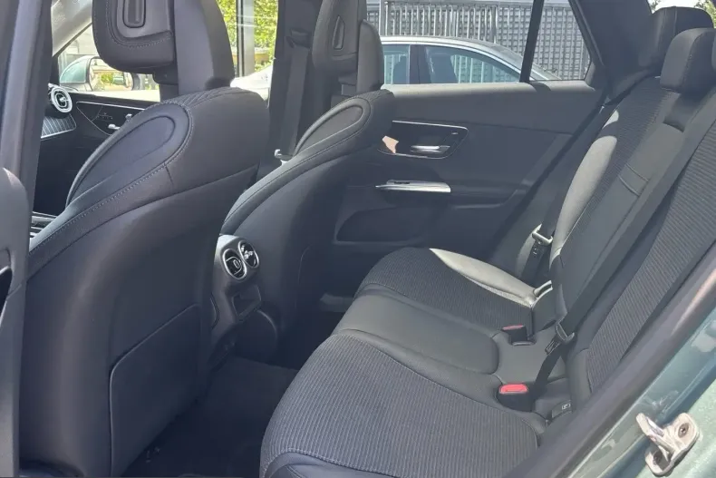 Mercedes-Benz GLC 300 (Clasa GLC) din 2025 cu 11.239 km - oferta MER234847 - foto 11