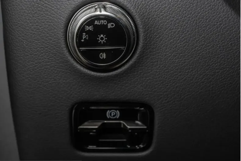 Mercedes-Benz GLC 300 (Clasa GLC) din 2025 cu 20.990 km - oferta MER234908 - foto 20