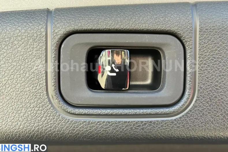 Mercedes-Benz E 220 (Clasa E) din 2026 cu 8.100 km - oferta MER234912 - foto 16