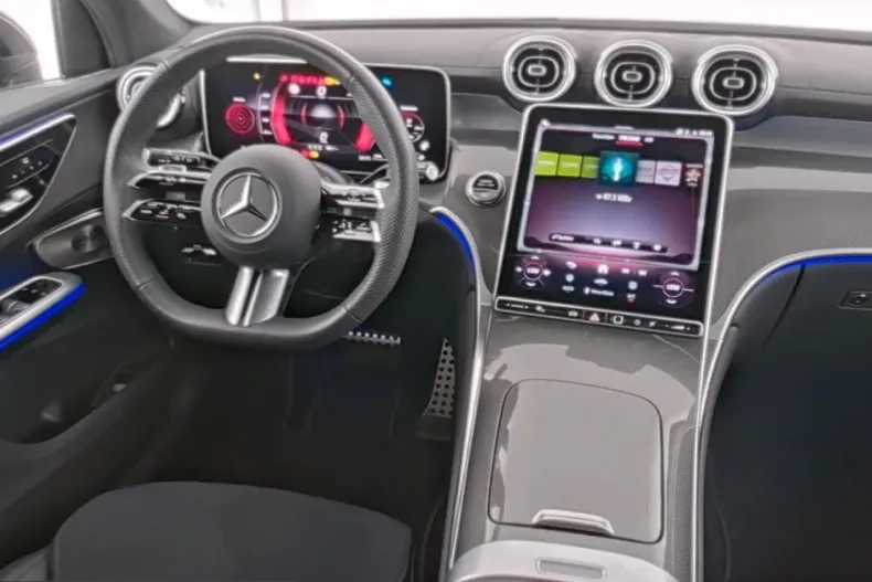 Mercedes-Benz GLC 300 (Clasa GLC) din 2025 cu 11.957 km - oferta MER234919 - foto 6