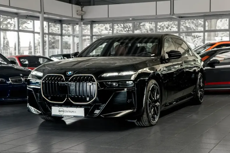 BMW M760 (Seria 7) din 2025 cu 3.460 km - oferta BMW234939 - foto 2