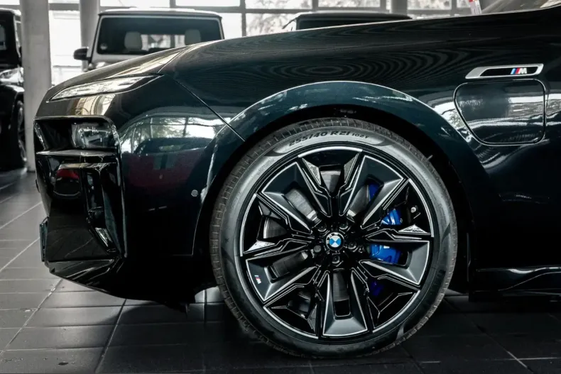 BMW M760 (Seria 7) din 2025 cu 3.460 km - oferta BMW234939 - foto 4