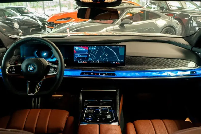 BMW M760 (Seria 7) din 2025 cu 3.460 km - oferta BMW234939 - foto 13