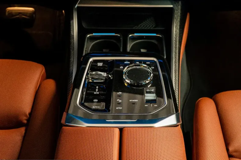 BMW M760 (Seria 7) din 2025 cu 3.460 km - oferta BMW234939 - foto 17