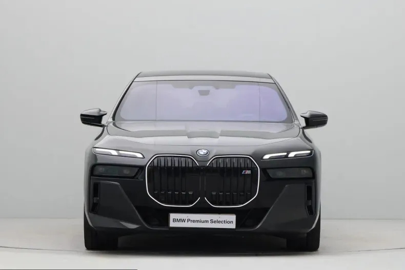 BMW M760 (Seria 7) din 2025 cu 12.657 km - oferta BMW234940 - foto 2