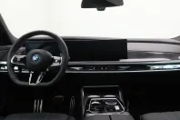 BMW M760 (Seria 7) din 2025 cu 12.657 km - oferta BMW234940 - foto 12