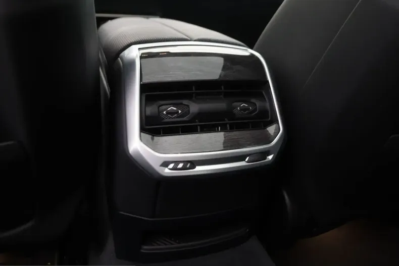 BMW M760 (Seria 7) din 2025 cu 12.657 km - oferta BMW234940 - foto 20