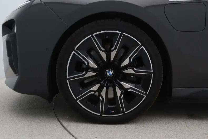 BMW M760 (Seria 7) din 2025 cu 12.657 km - oferta BMW234940 - foto 21