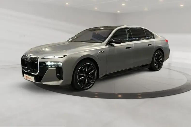 BMW M760 (Seria 7) din 2025 cu 15.295 km - oferta BMW234943 - foto 1