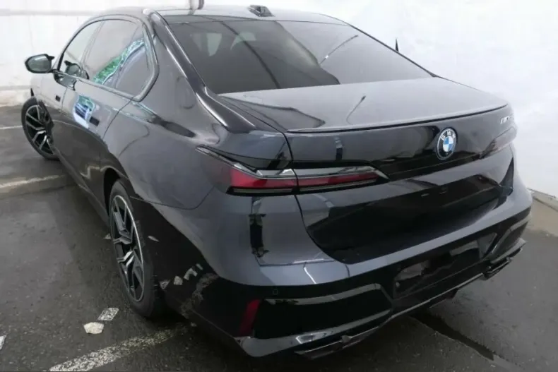 BMW M760 (Seria 7) din 2025 cu 25.800 km - oferta BMW234944 - foto 3