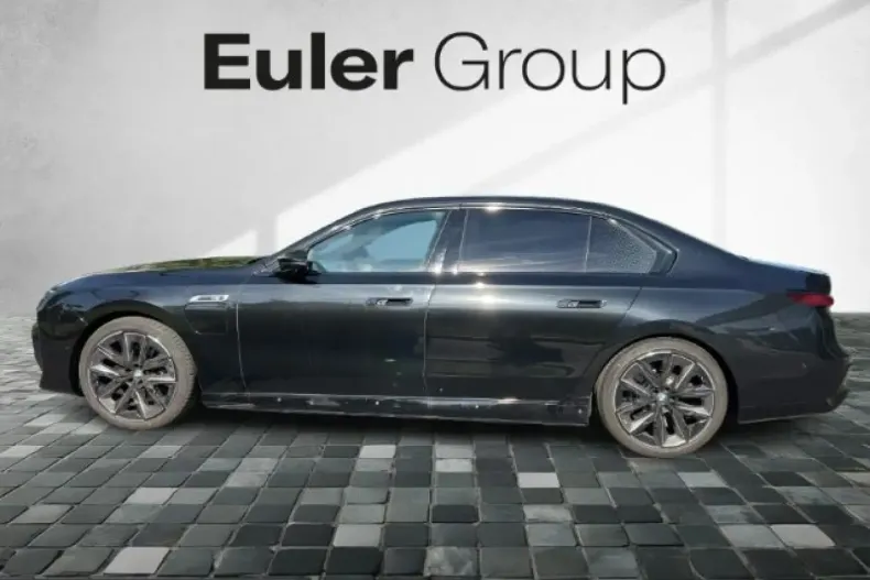 BMW M760 (Seria 7) din 2024 cu 12.498 km - oferta BMW234945 - foto 2