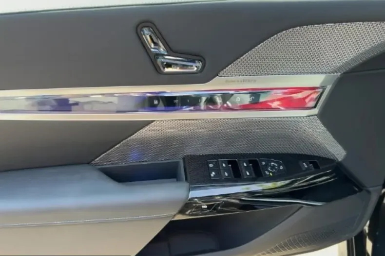 BMW M760 (Seria 7) din 2024 cu 12.498 km - oferta BMW234945 - foto 11