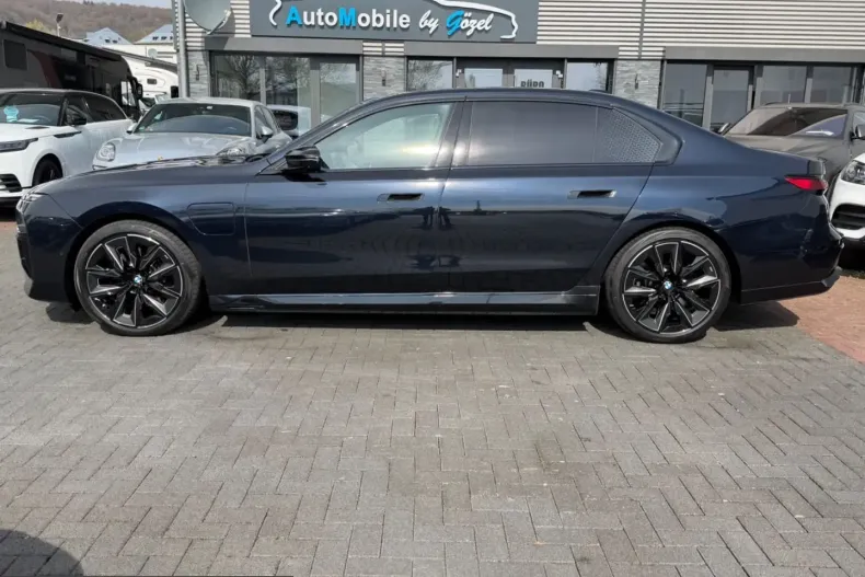 BMW M760 (Seria 7) din 2024 cu 25.000 km - oferta BMW234946 - foto 3