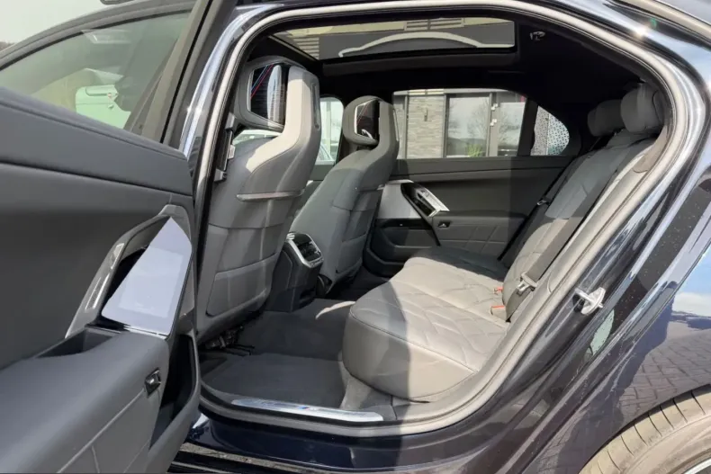 BMW M760 (Seria 7) din 2024 cu 25.000 km - oferta BMW234946 - foto 12