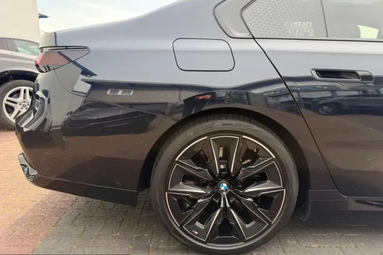 BMW M760 (Seria 7) din 2024 cu 25.000 km - oferta BMW234946 - foto 29