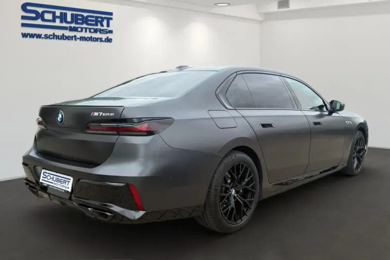 BMW M760 (Seria 7) din 2023 cu 21.944 km - oferta BMW234948 - foto 3