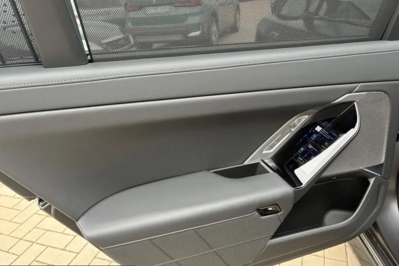 BMW M760 (Seria 7) din 2023 cu 21.944 km - oferta BMW234948 - foto 21