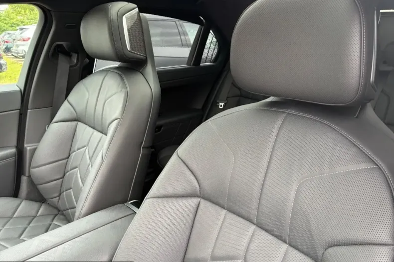 BMW M760 (Seria 7) din 2023 cu 21.944 km - oferta BMW234948 - foto 25