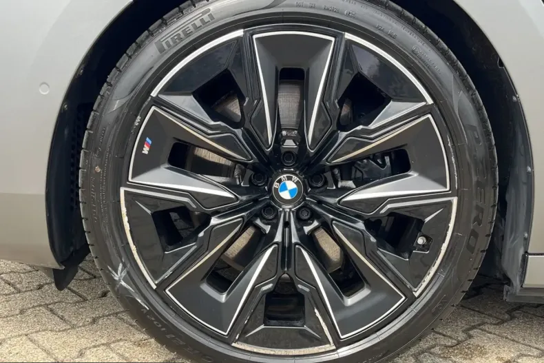 BMW M760 (Seria 7) din 2023 cu 61.500 km - oferta BMW234949 - foto 15