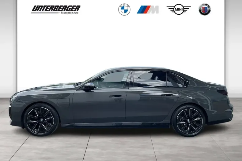 BMW M760 (Seria 7) din 2023 cu 85.250 km - oferta BMW234951 - foto 3